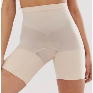NWT💥 SPANX POWER SHORT 💥